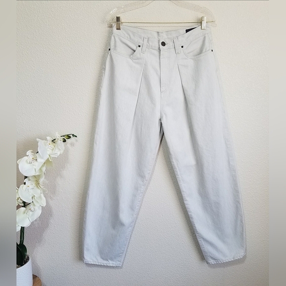 GOLDSIGN The Pleat Curve Jeans - Picture 2 of 12